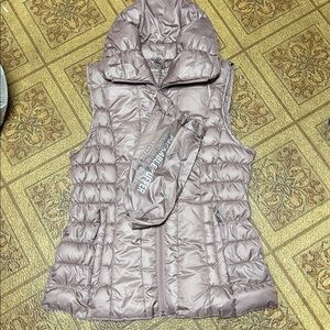 Brand new  without tag Kenneth Cole New York puffer vest size medium women